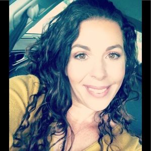 Meet your Posher, Joni